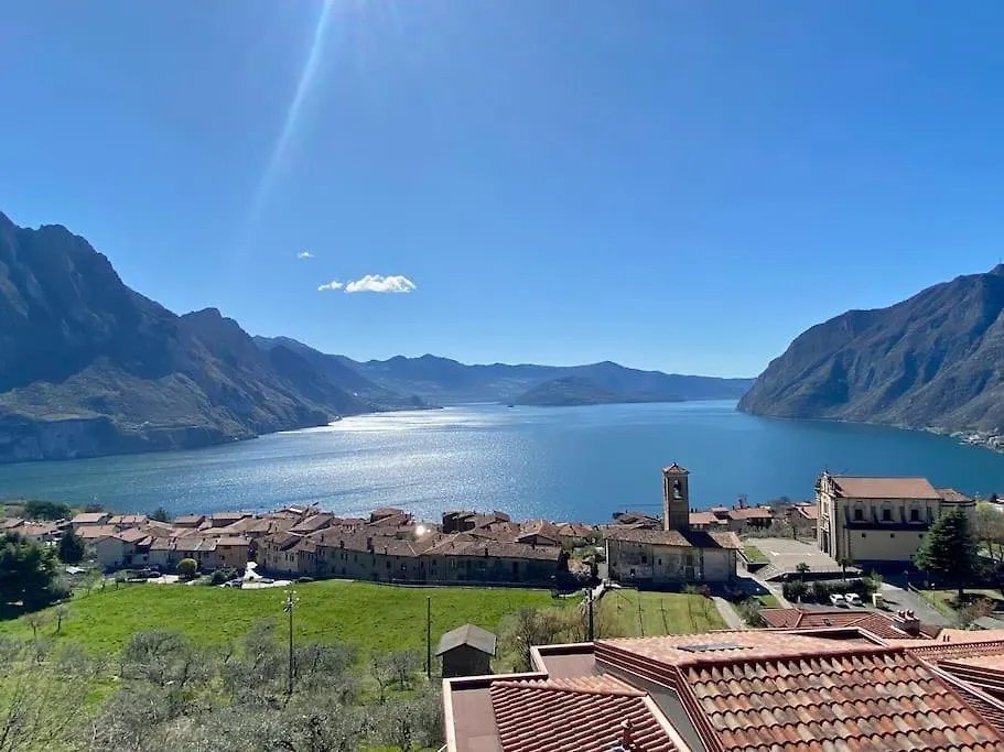 Apartment Piccolo Paradiso Vista Lago Con Piscina Privata Riva di Solto